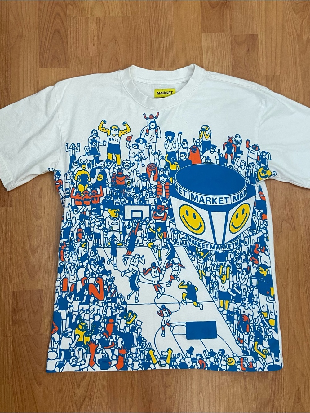 Market Smiley World BBall Game White T-Shirt Men’s Medium